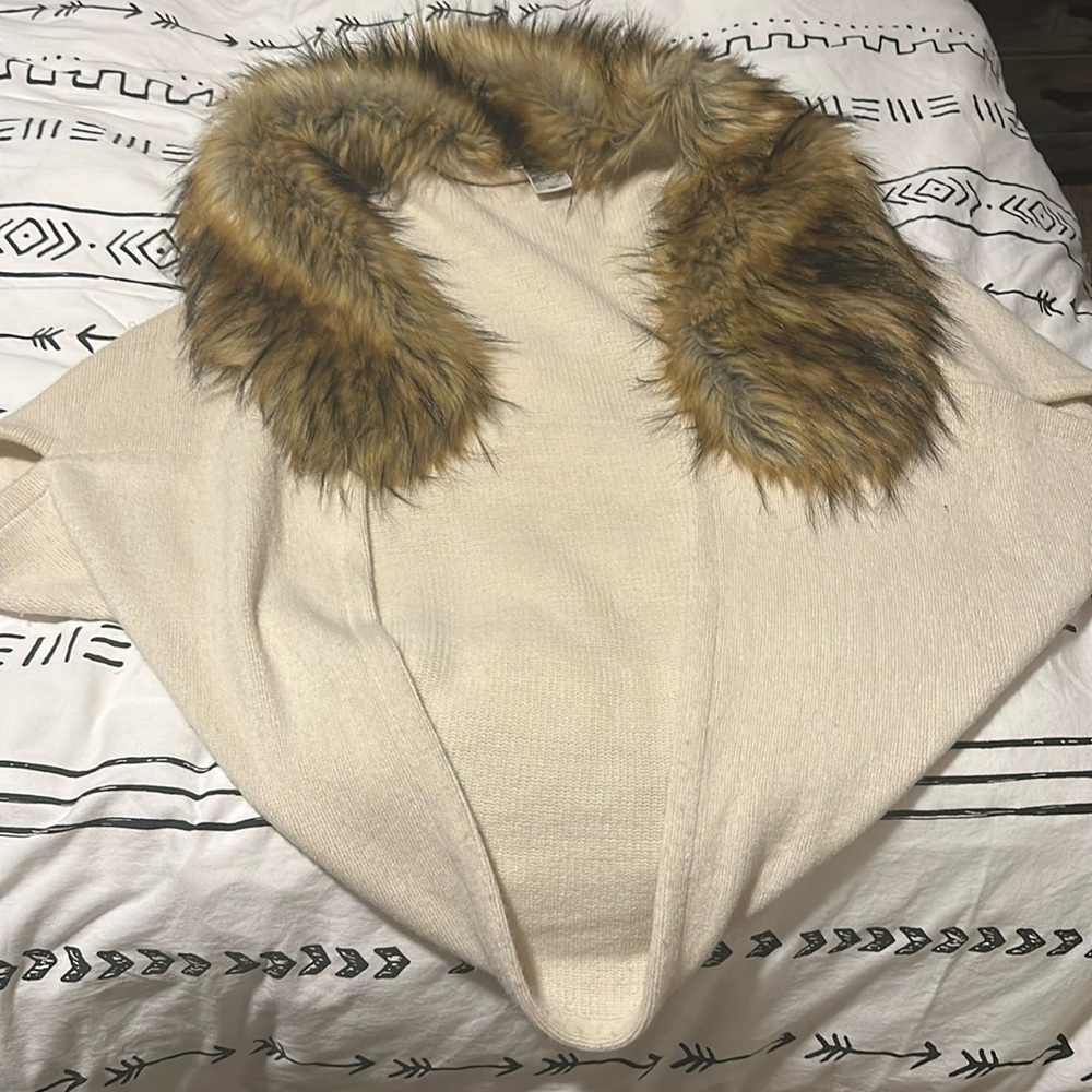 BEBE cover up with faux fur